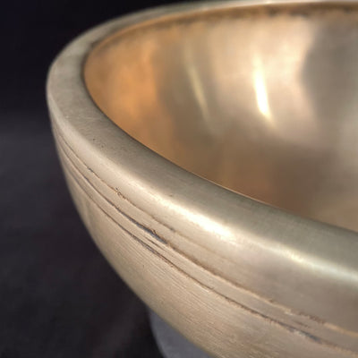 Sound healing, frequencies and the real magic of antique singing bowls