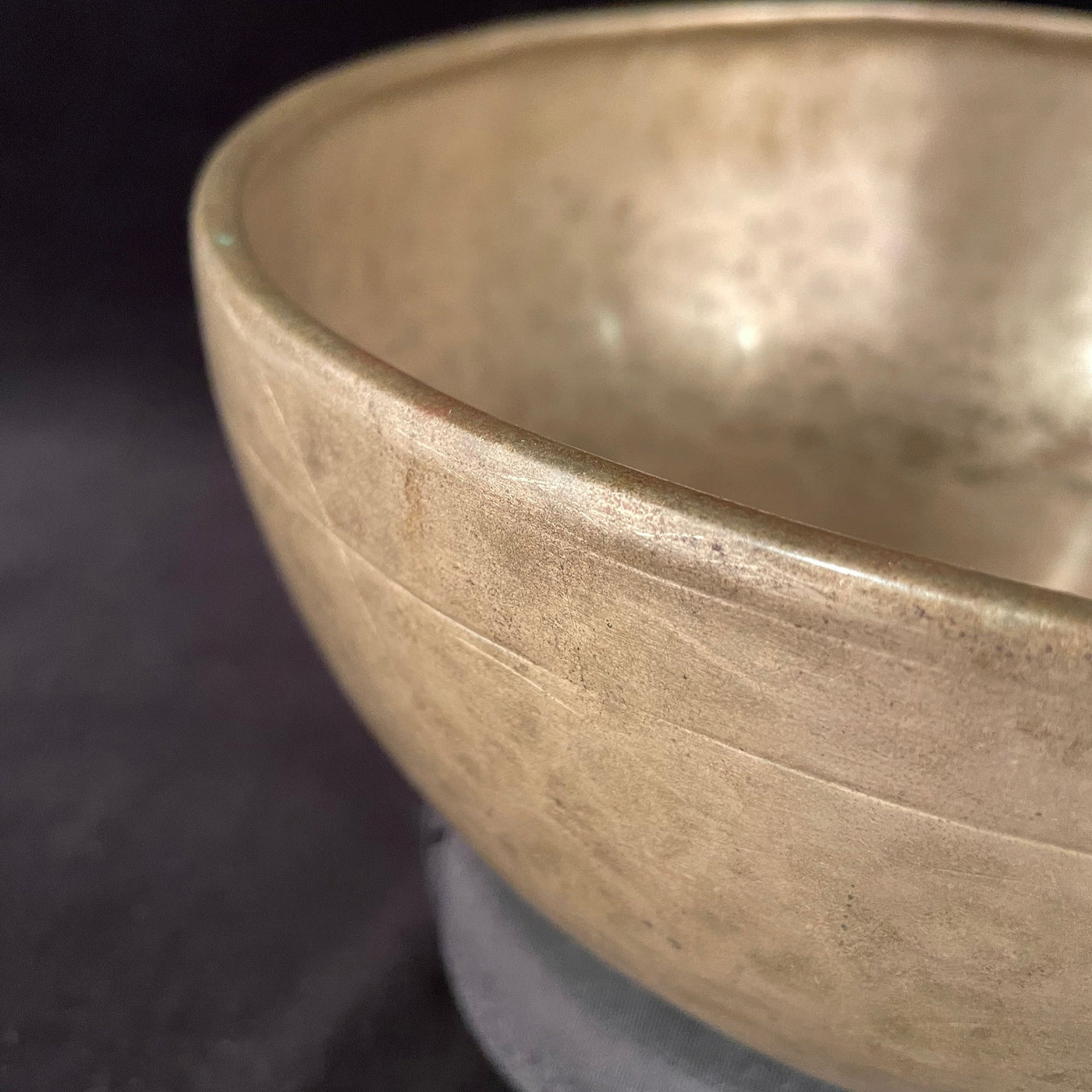 10" Antique Singing Bowl in D