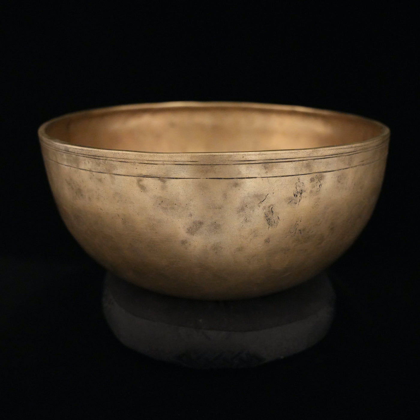 Antique-Singing-Bowl-L111