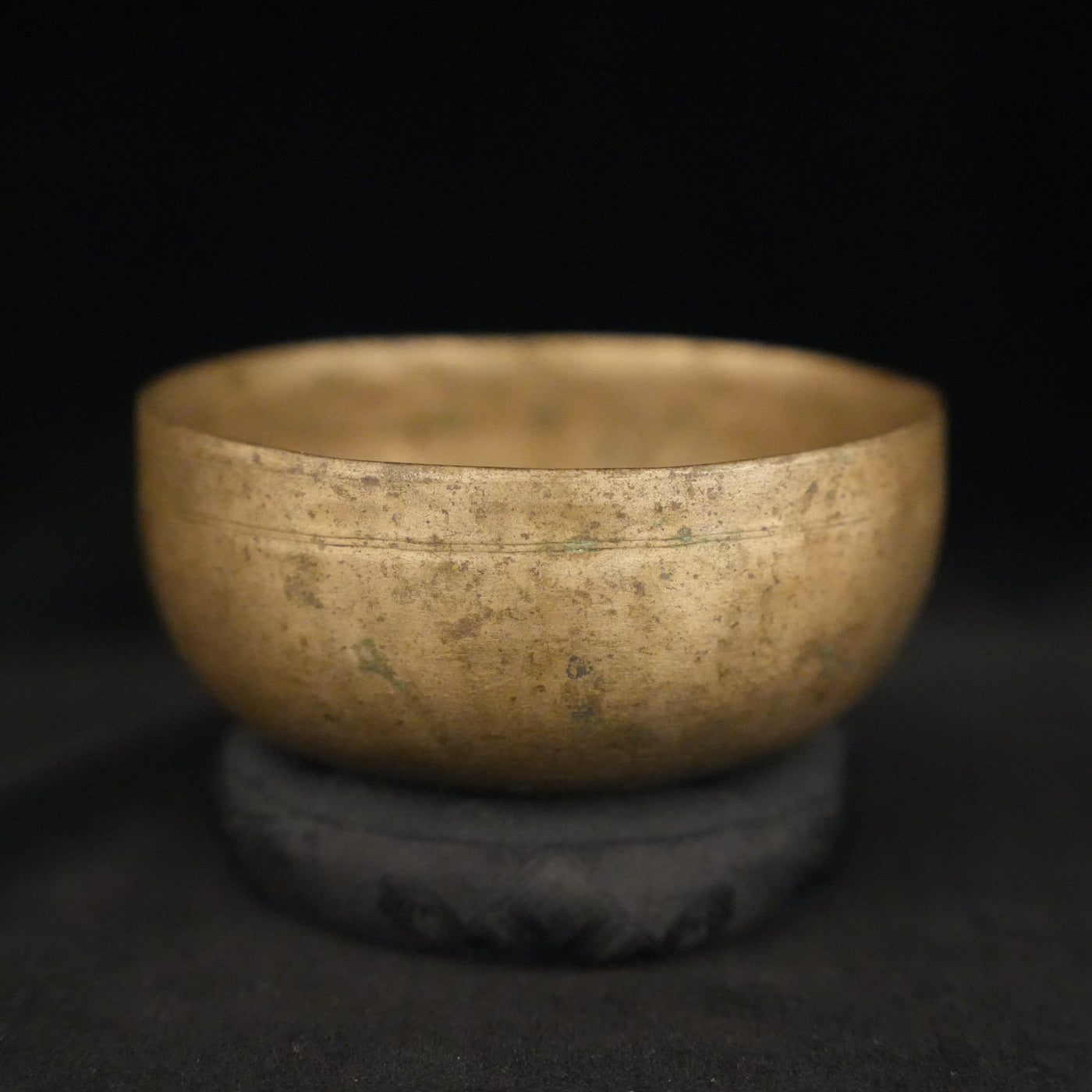 Antique-Singing-Bowl-S210