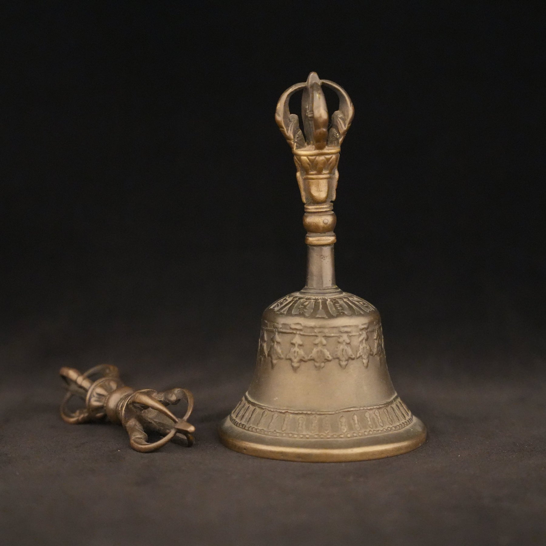 Hand Ring Bell Tibetan Hand Bell Witch Bells Music Hand Bells Portable  Handbell Dinner Hand Bell Wedding Hand Bells Tibetan Bells Handheld Bell  Note