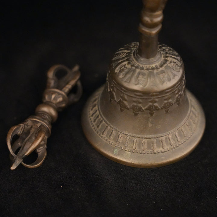 Ancient Tibetan Bell & Dorje – singingbowlmuseum Ancient Tibetan Bell & Dorje – singingbowlmuseum