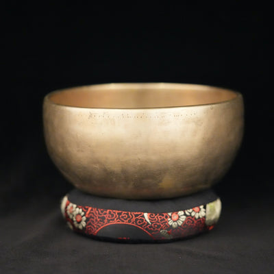 Antique-Singing-Bowl-M060